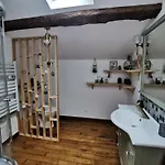 Les De La Roche Elie Holiday home *