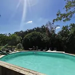 Les De La Roche Elie Holiday home *